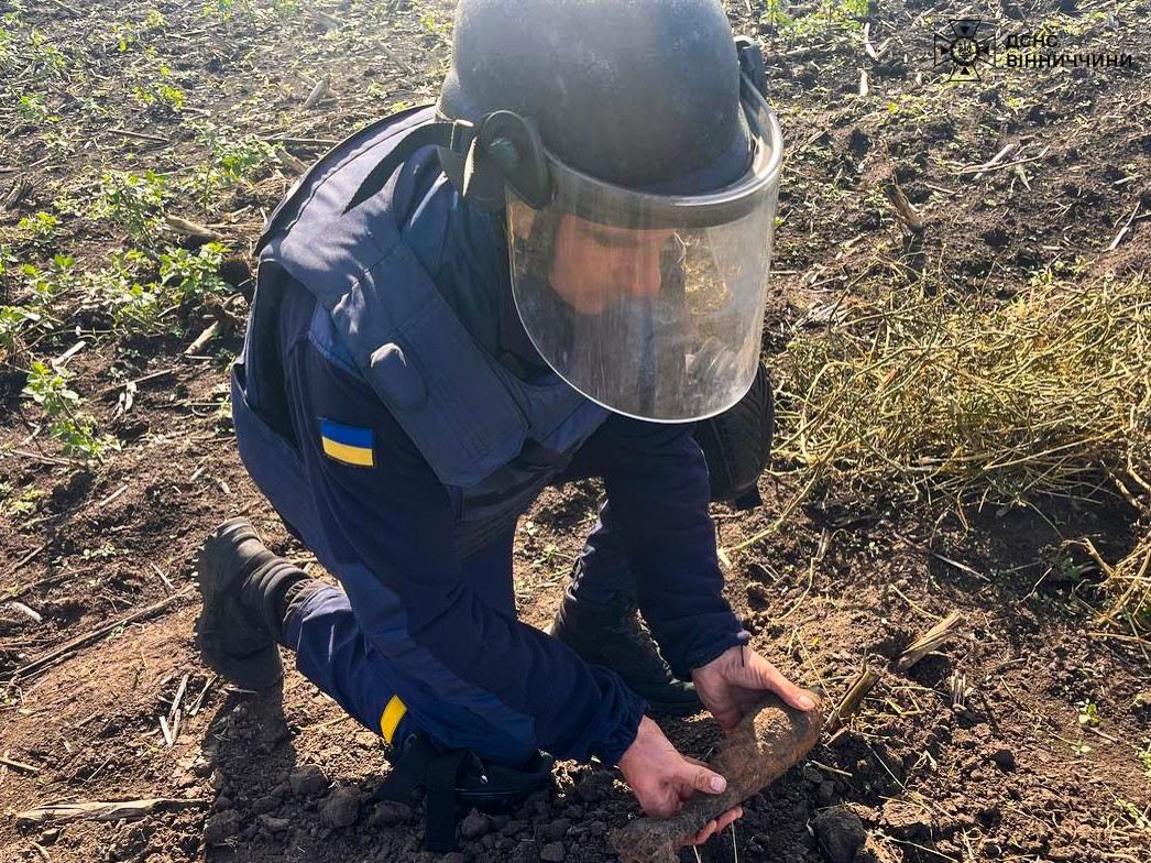 На полі в Томашпільській громаді знайшли та знешкодили мінометну міну часів Другої світової війни