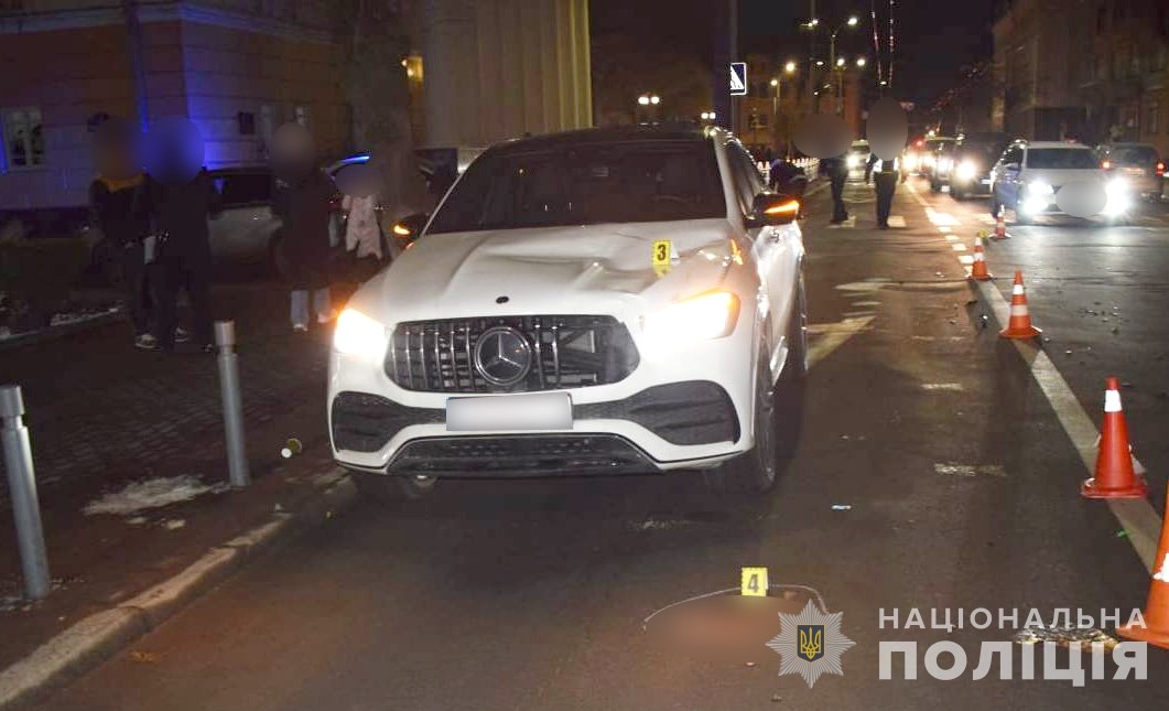 Водій Mercedes, який збив двох дівчат у центрі Вінниці, за свідченням експертизи був тверезий