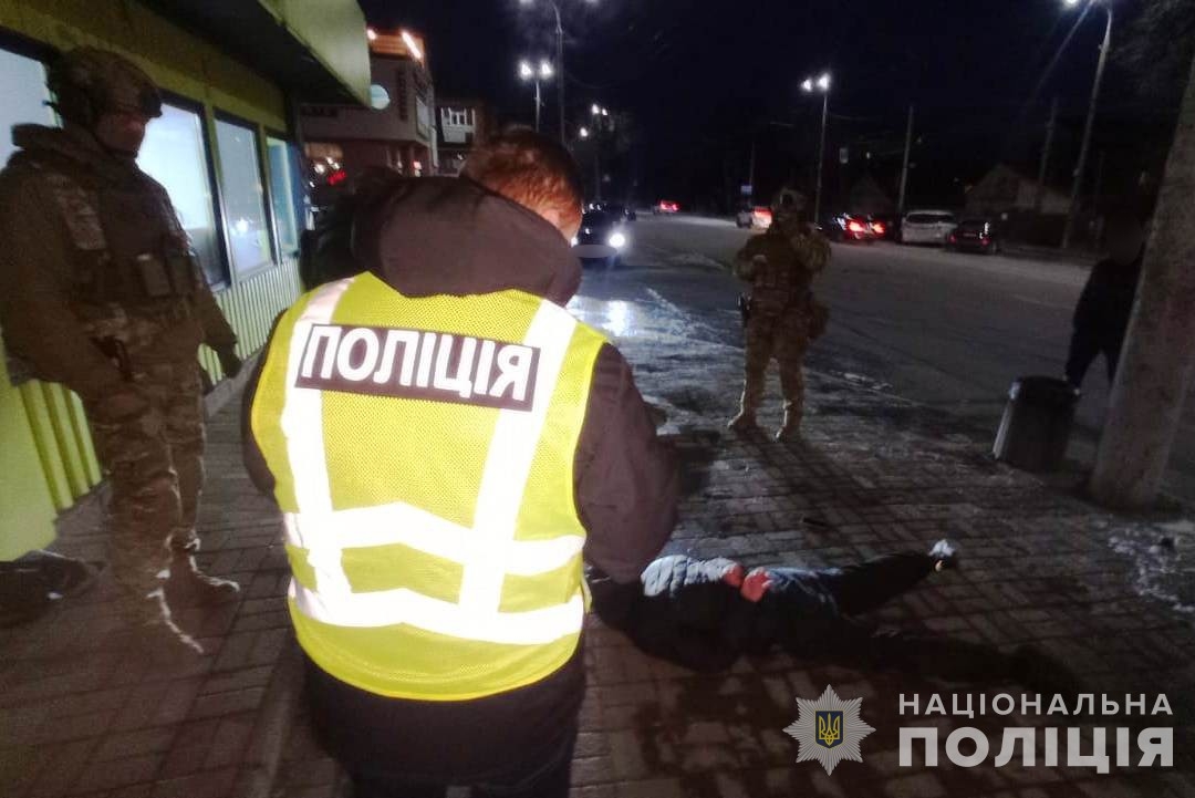 У Вінниці затримали 21-річного рекетира - вимагав у потерпілого 1500 доларів