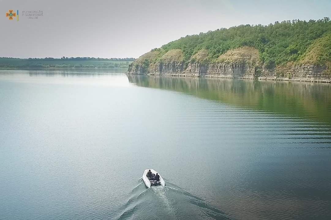 Вінничанин, який захотів переплисти Дністер, ледь не потонув