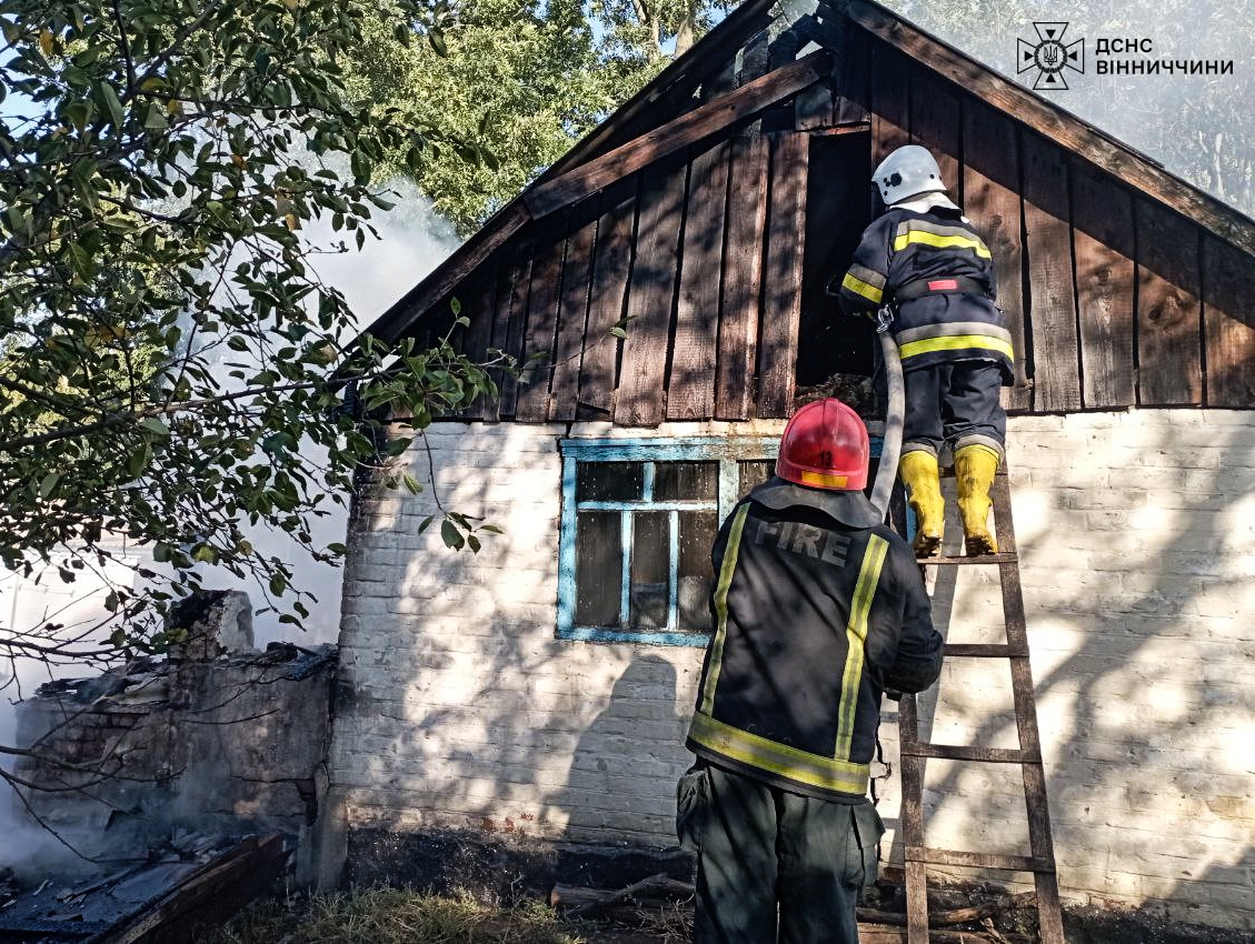 У Гайсинському районі згоріла господарча будівля