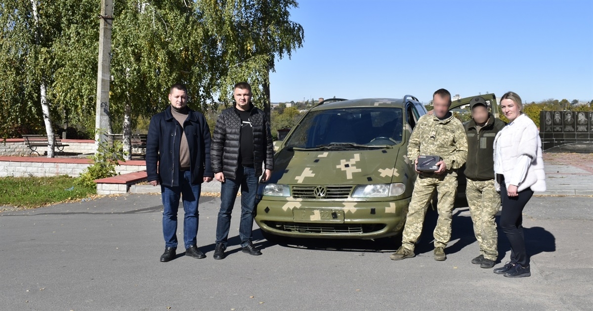 Жмеринчани придбали автомобіль для захисників - долучилися й дітки-волонтери