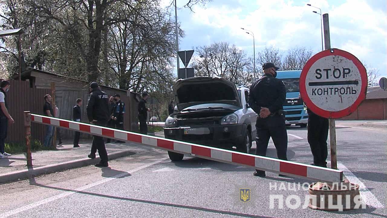 В Немирові затримали "гастролерів", які викрали з магазину дороговартісні мобілки