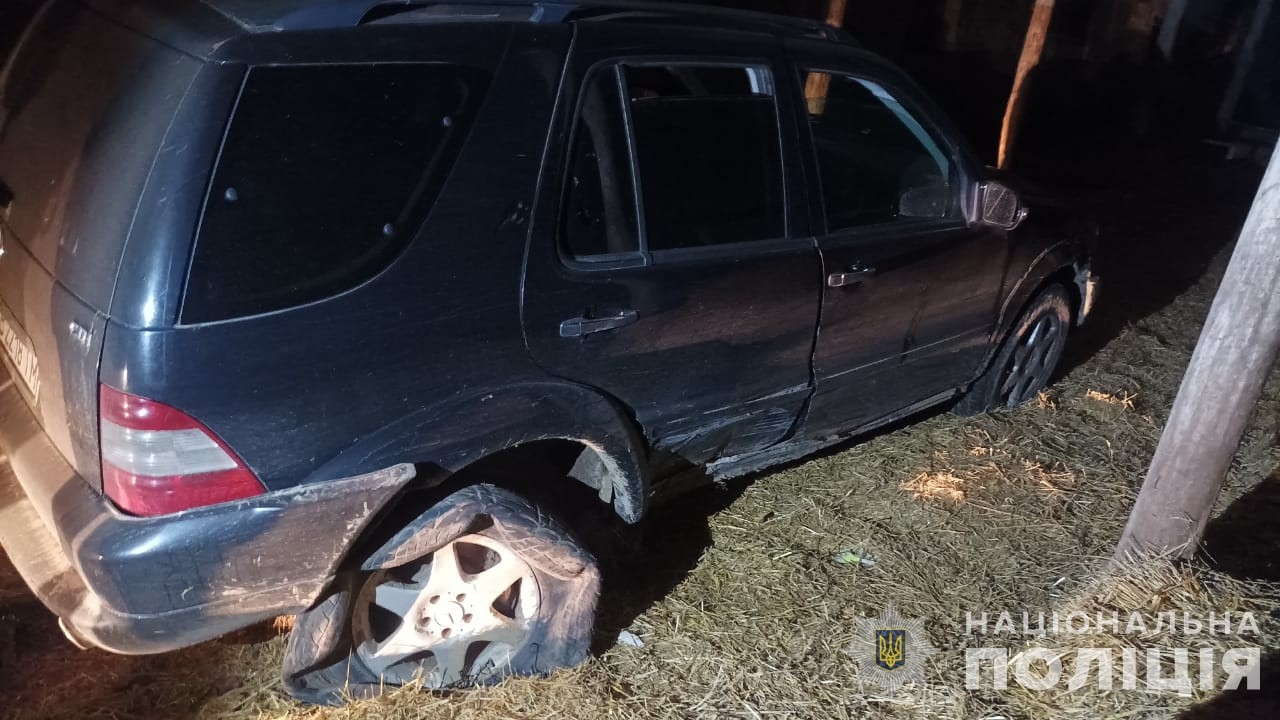 На Вінниччині водій Mercedes збив двох жінок на скутері - одна загинула, інша в лікарні