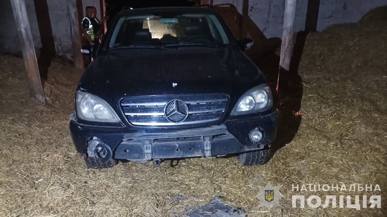 На Вінниччині водій Mercedes збив двох жінок на скутері - одна загинула, інша в лікарні