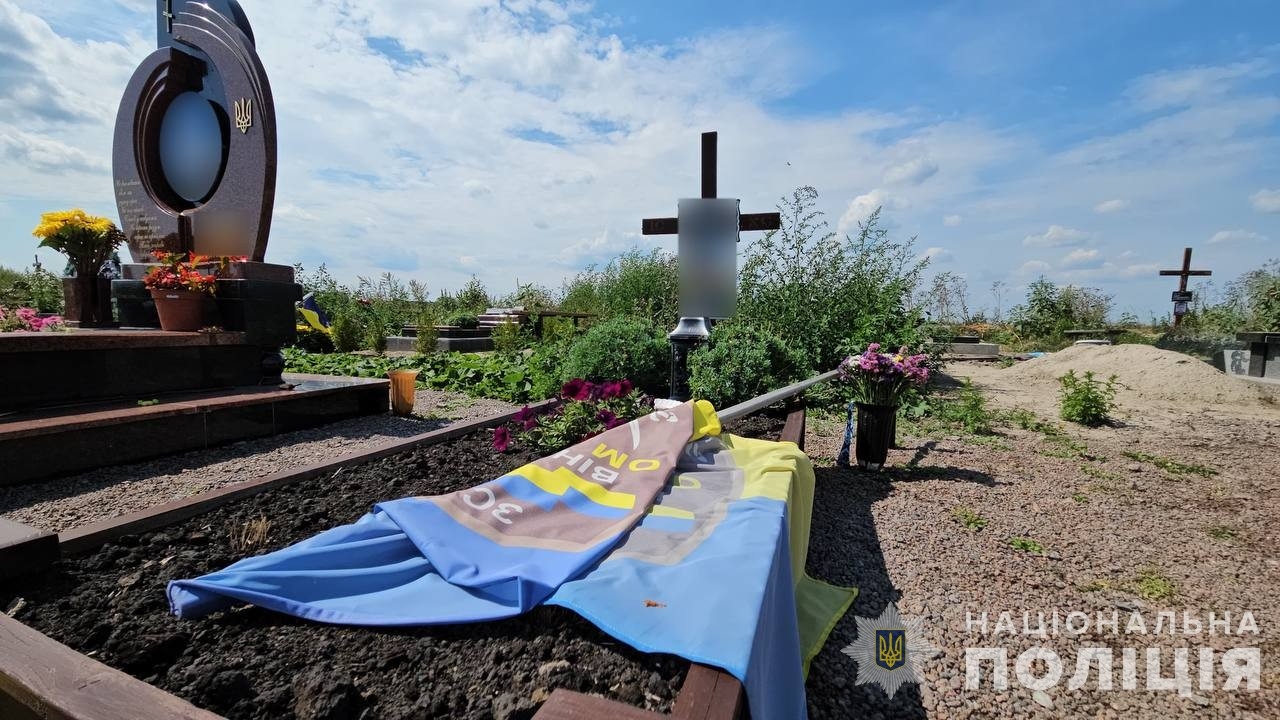 У Іллінцях п'яний хуліган пошкодив понад 70 могил цивільних і військових