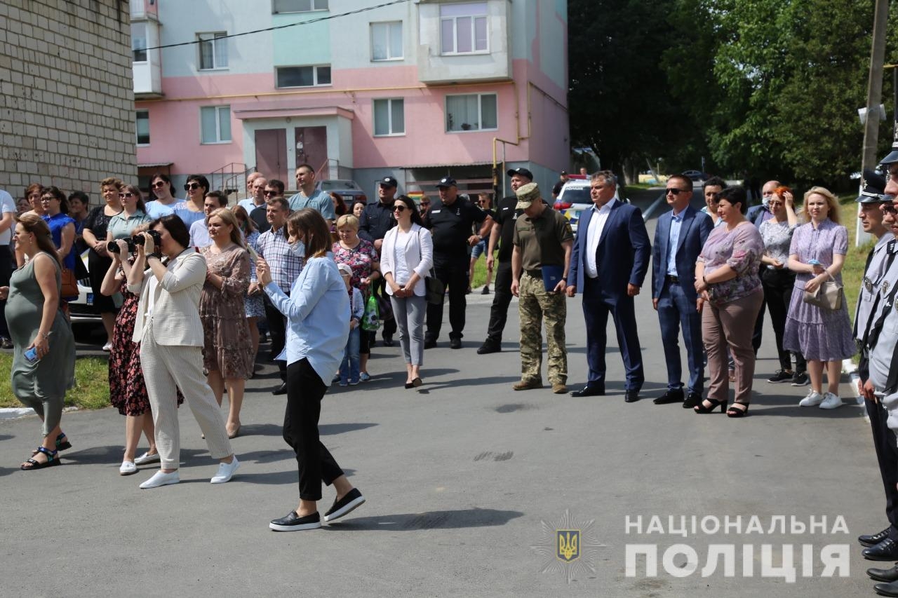 В Ладижині відкрили поліцейську станцію, де мешканців прийматимуть офіцери громади