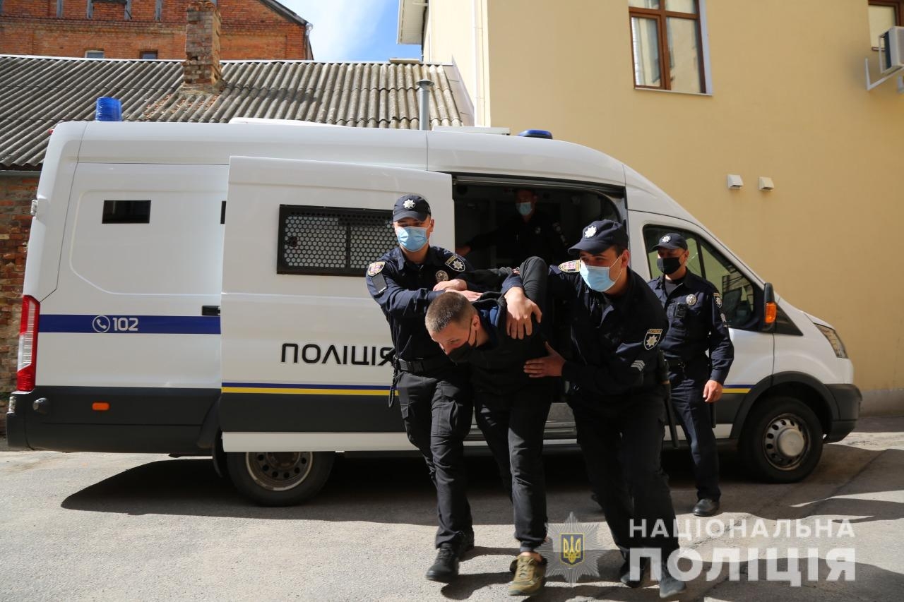 У Вінниці силовики провели навчання в приміщенні міського суду