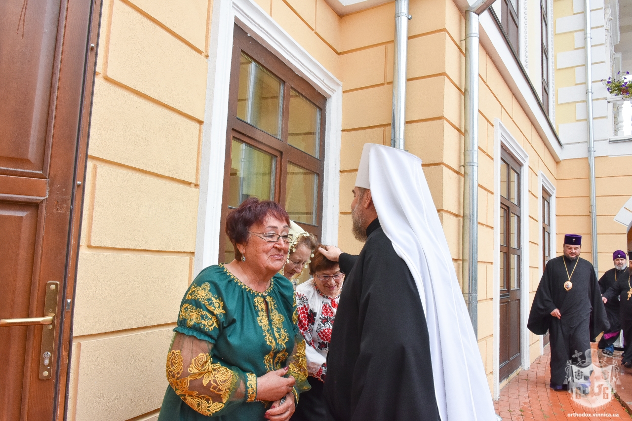 У Вороновиці віряни моляться не у храмі, а в палаці Грохольських