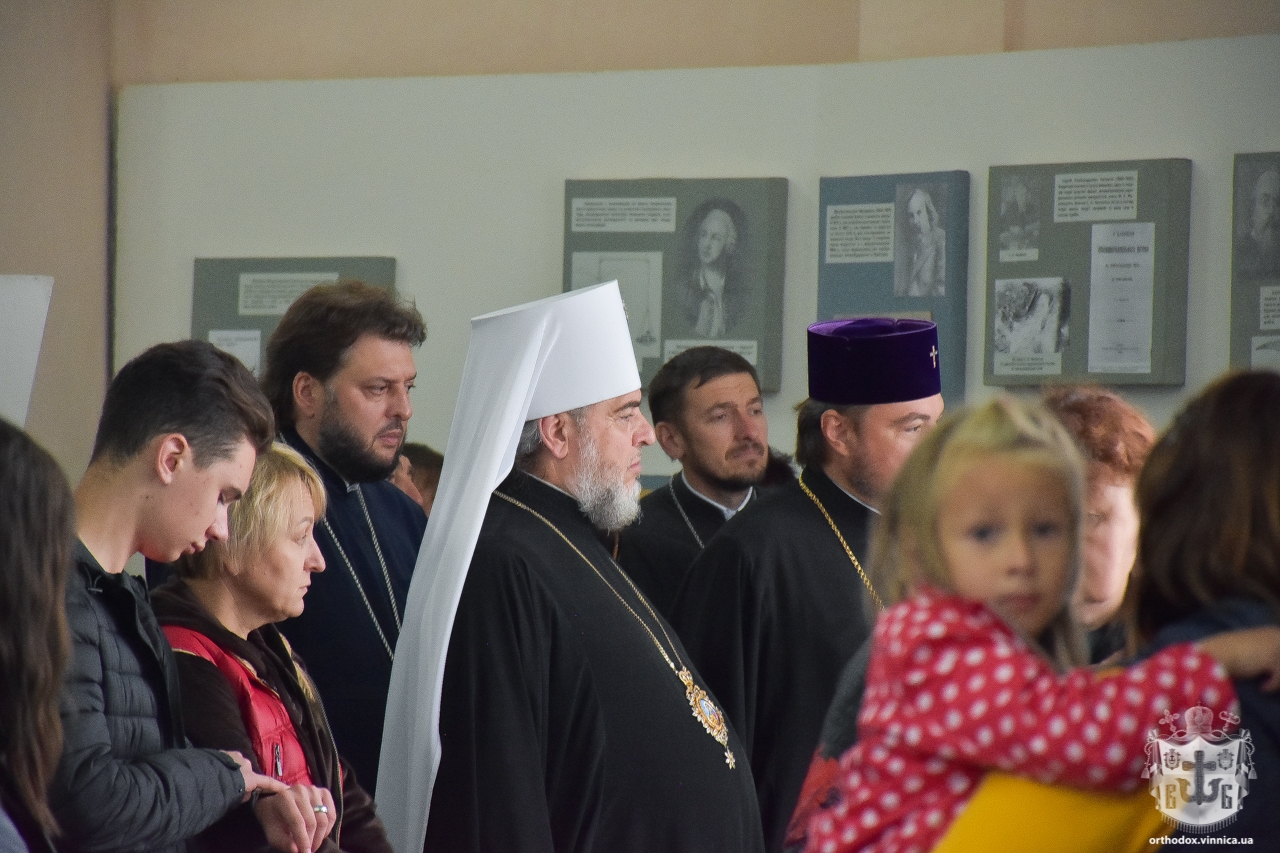 У Вороновиці віряни моляться не у храмі, а в палаці Грохольських