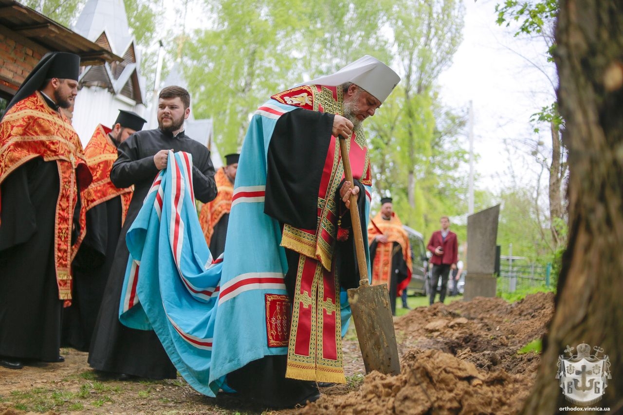 Останки воїнів Другої світової війни перепоховали у Вінниці на оновленому Меморіалі 