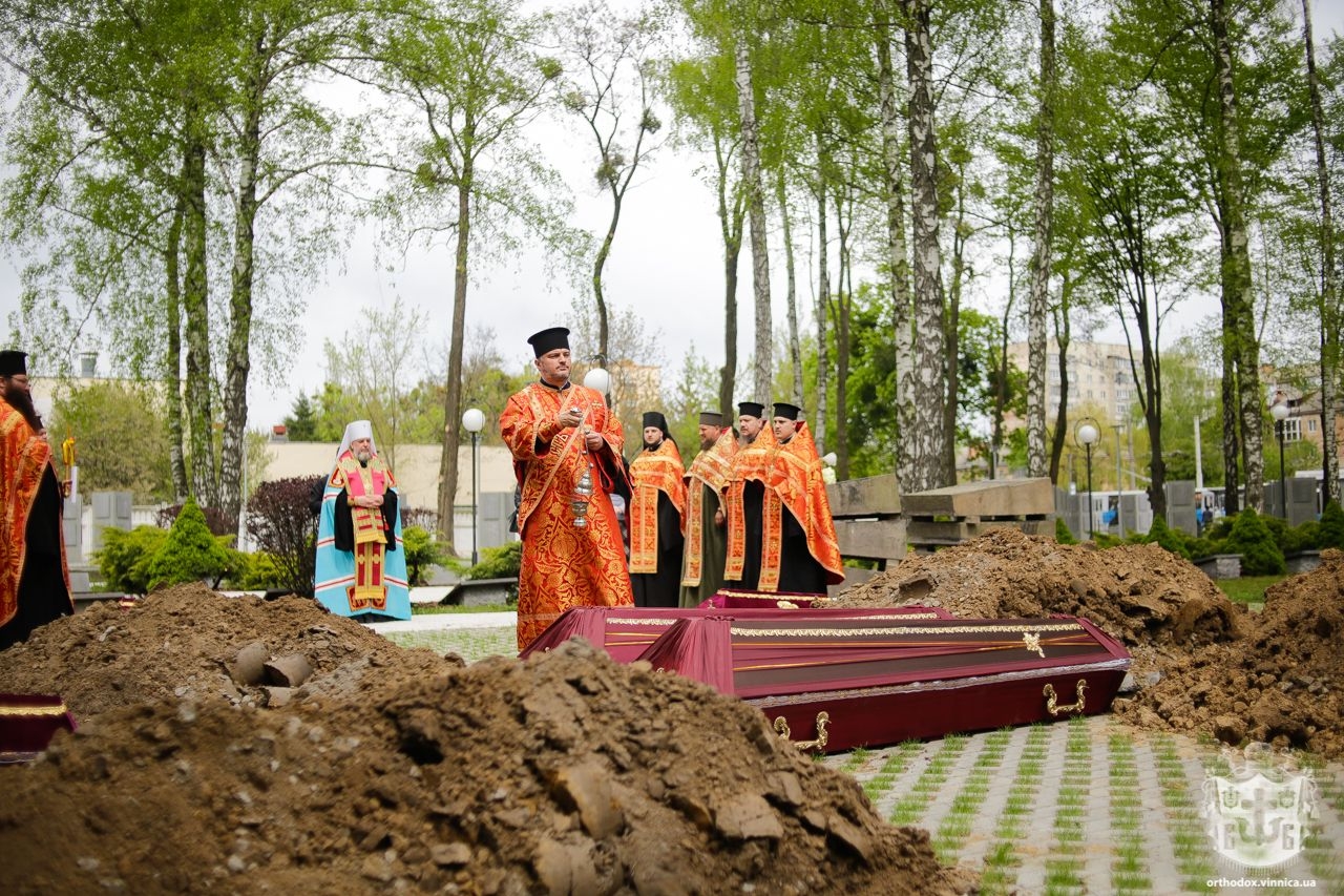 Останки воїнів Другої світової війни перепоховали у Вінниці на оновленому Меморіалі 