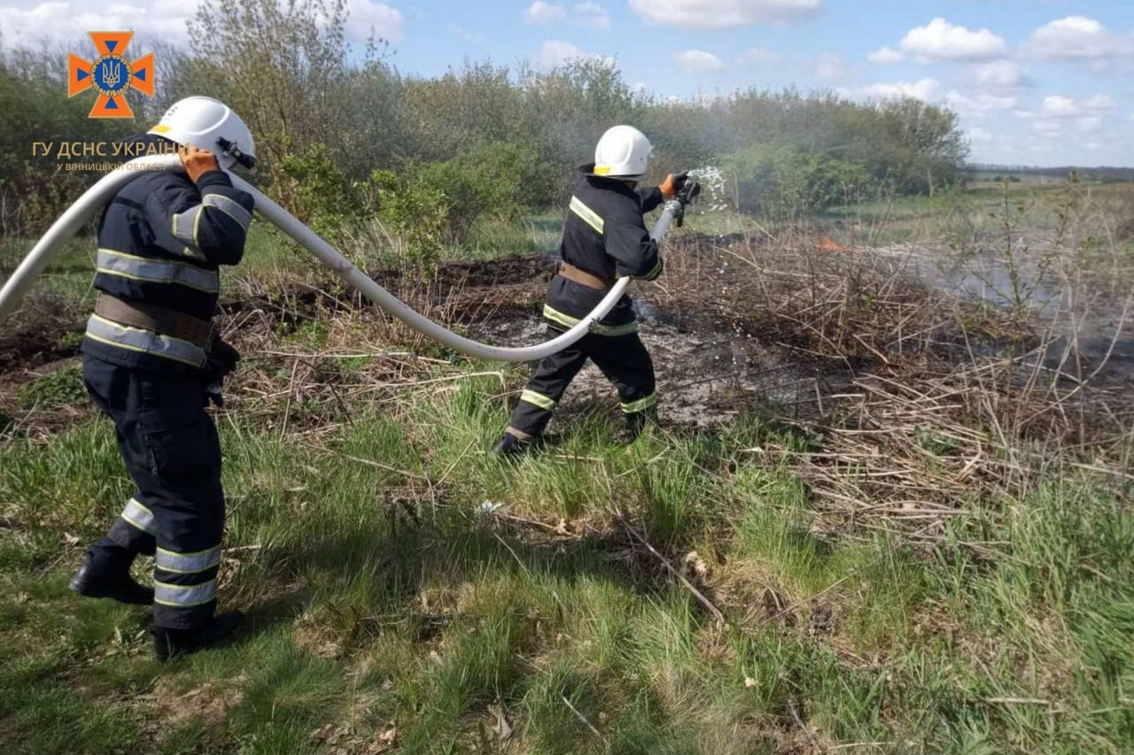 Рятувальники провели спільні навчання з оратівськими лісниками