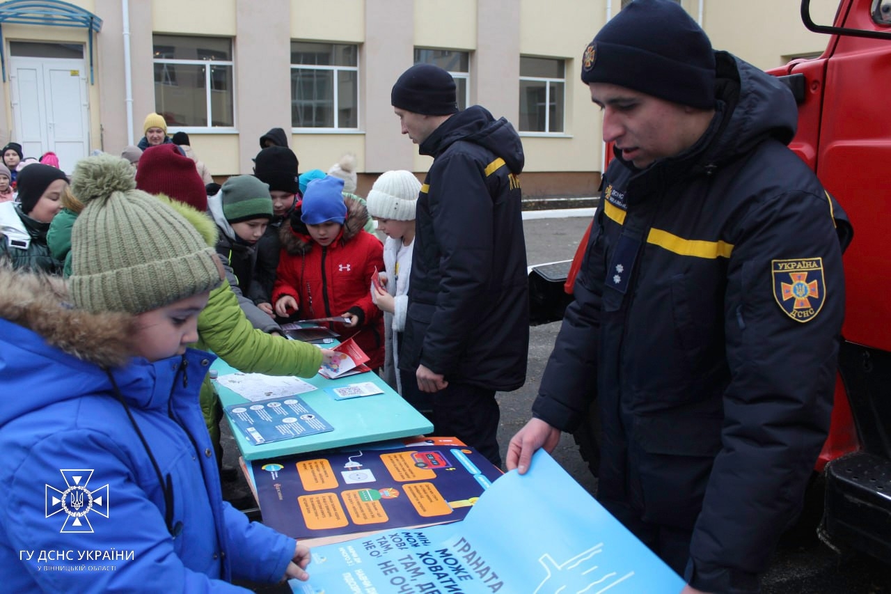 В Оратові рятувальники провели безпековий захід для діток