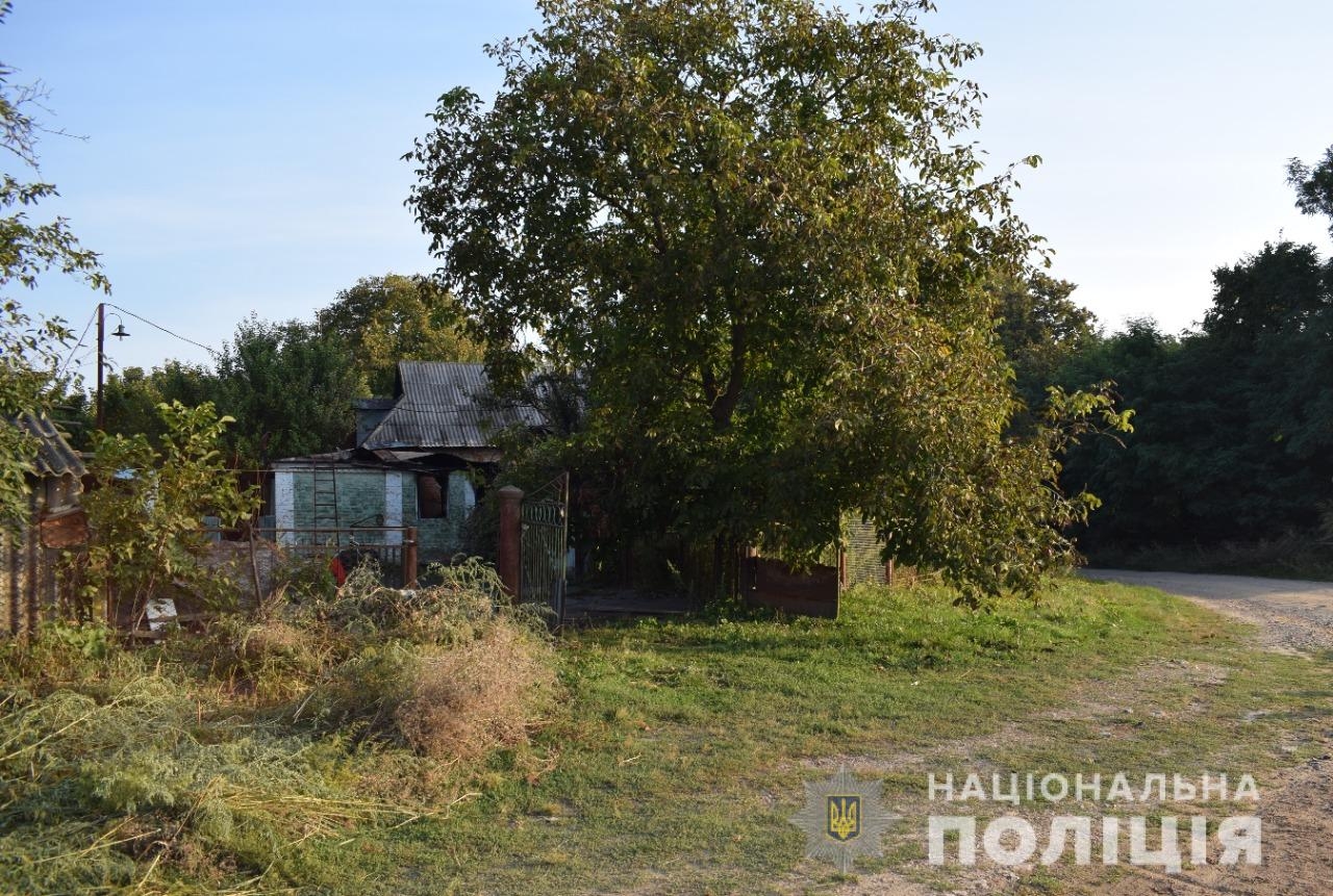 В Немирівському районі після конфлікту чоловік живцем спалив свого родича