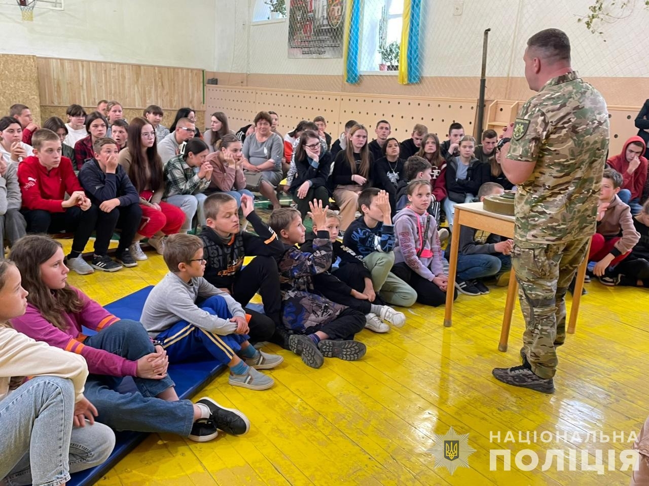 Поліцейські Вінниччини провели для школярів тренінг з мінної безпеки