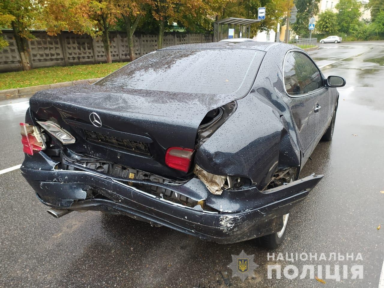 У Вінниці в припарковане на узбіччі авто в’їхав "ВАЗ". Водій загинув