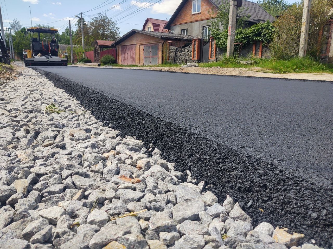 Вже на п'ятьох вулицях Вінниці постелили нове асфальтне покриття