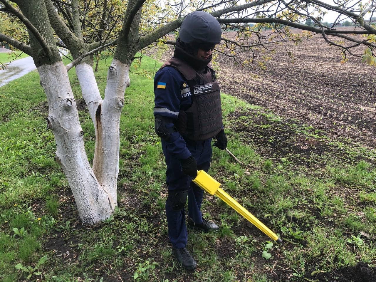 На Вінниччині піротехніки знищили три артилерійських снаряди