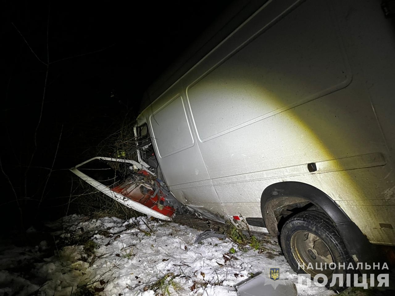 На Вінниччині 59-річний водій мікроавтобуса протаранив зустрічне авто