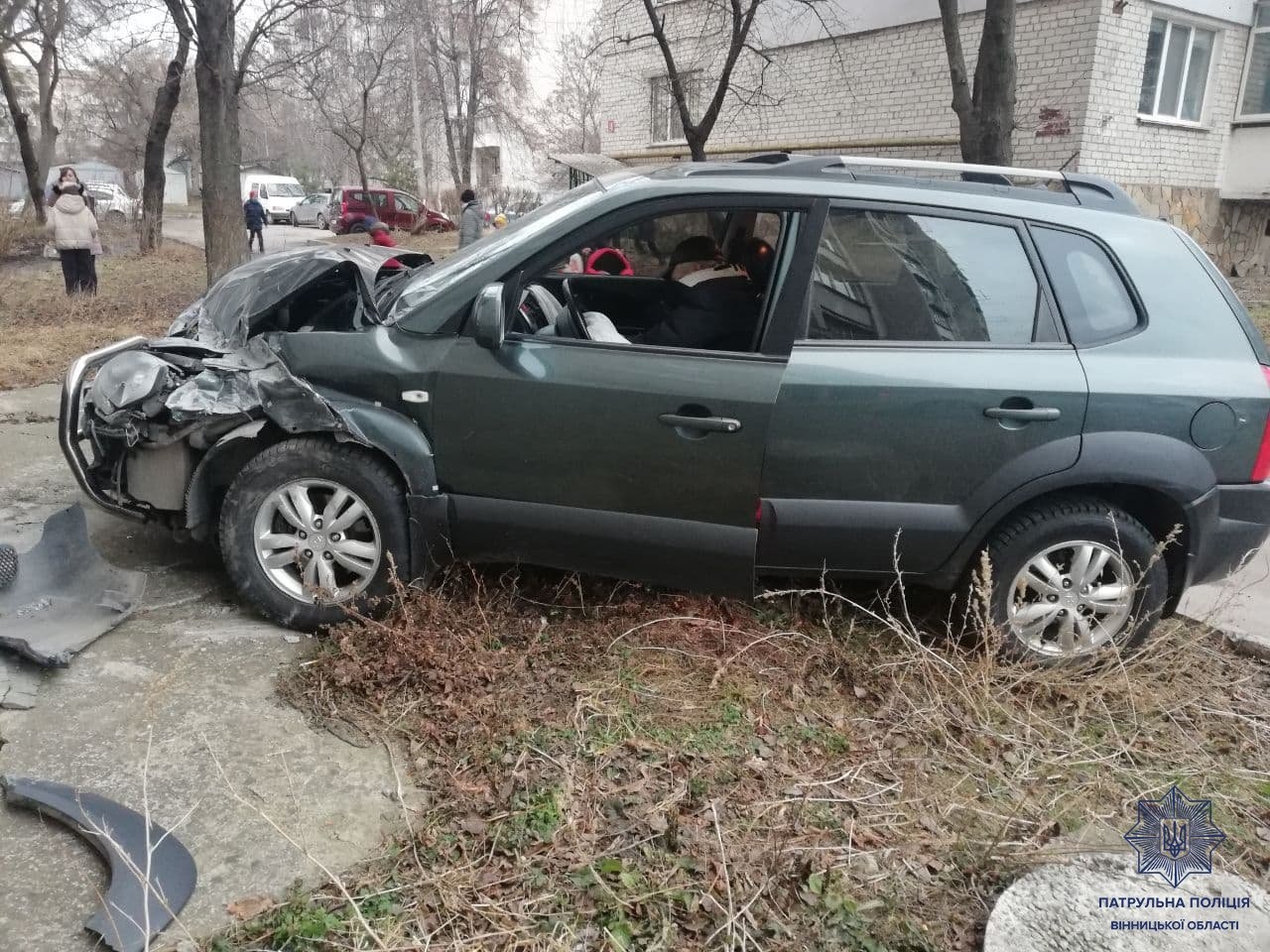  У Вінниці п'яний водій Hyundai в'їхав у стіну будинку