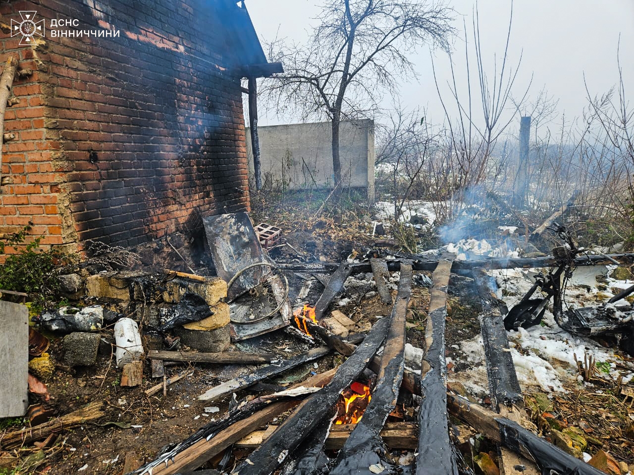 У Вінницькому районі горіла прибудинкова котельня