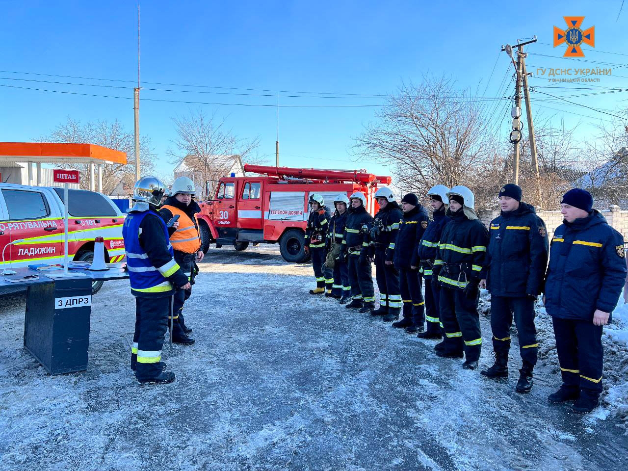 В Ладижині провели тренування для пожежників - відточували професійні навички