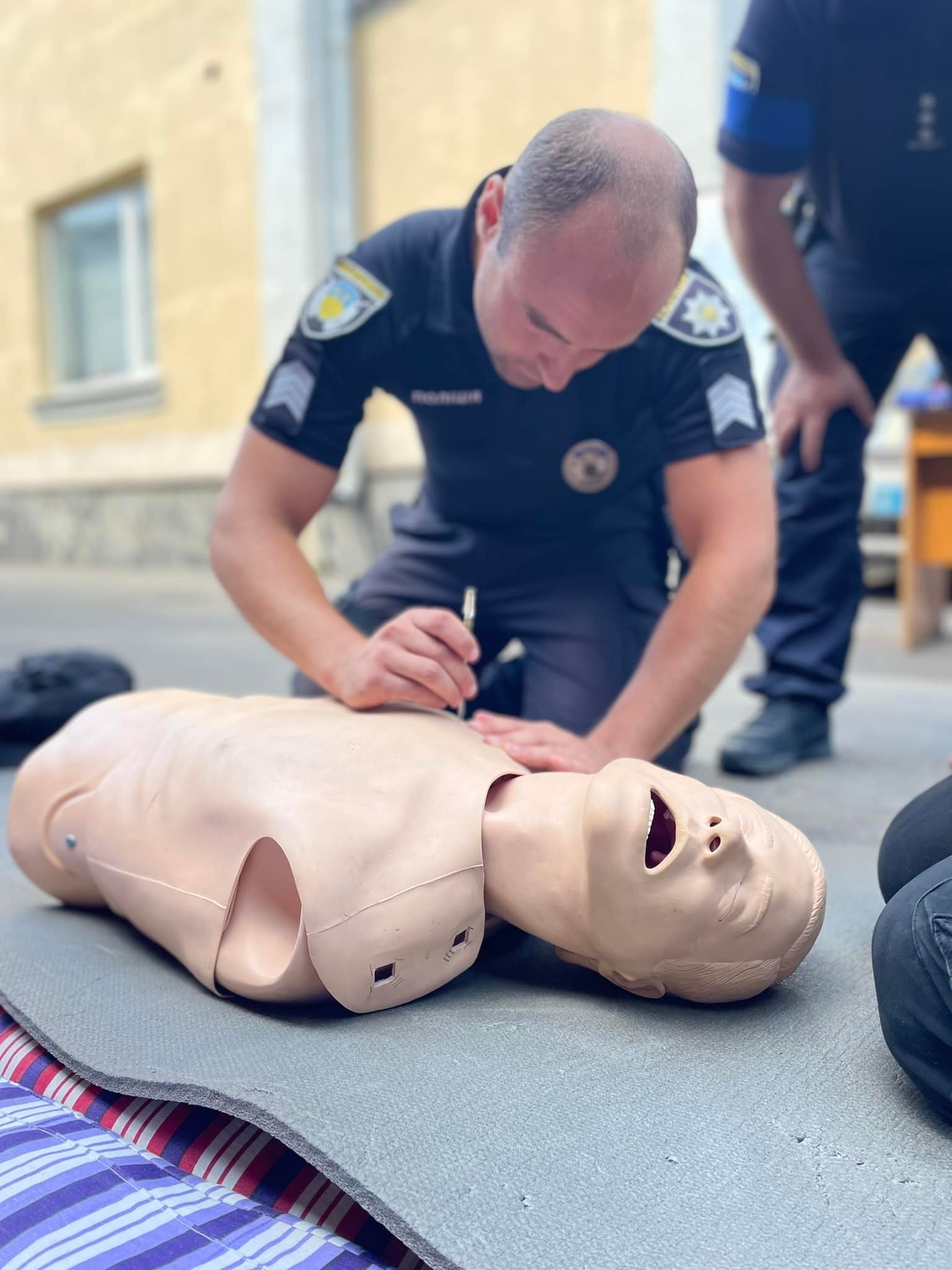 Вінницьких поліцейських охорони навчали надавати першу медичну допомогу