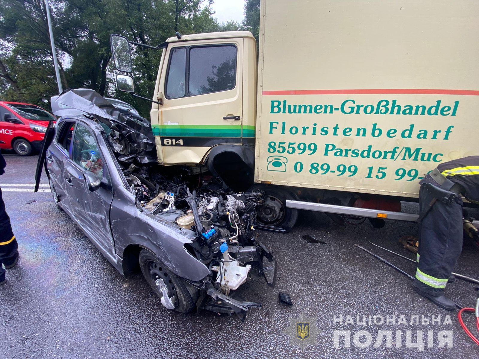 На Житомирському шосе у Вінниці в ДТП загинула водійка Hyundai