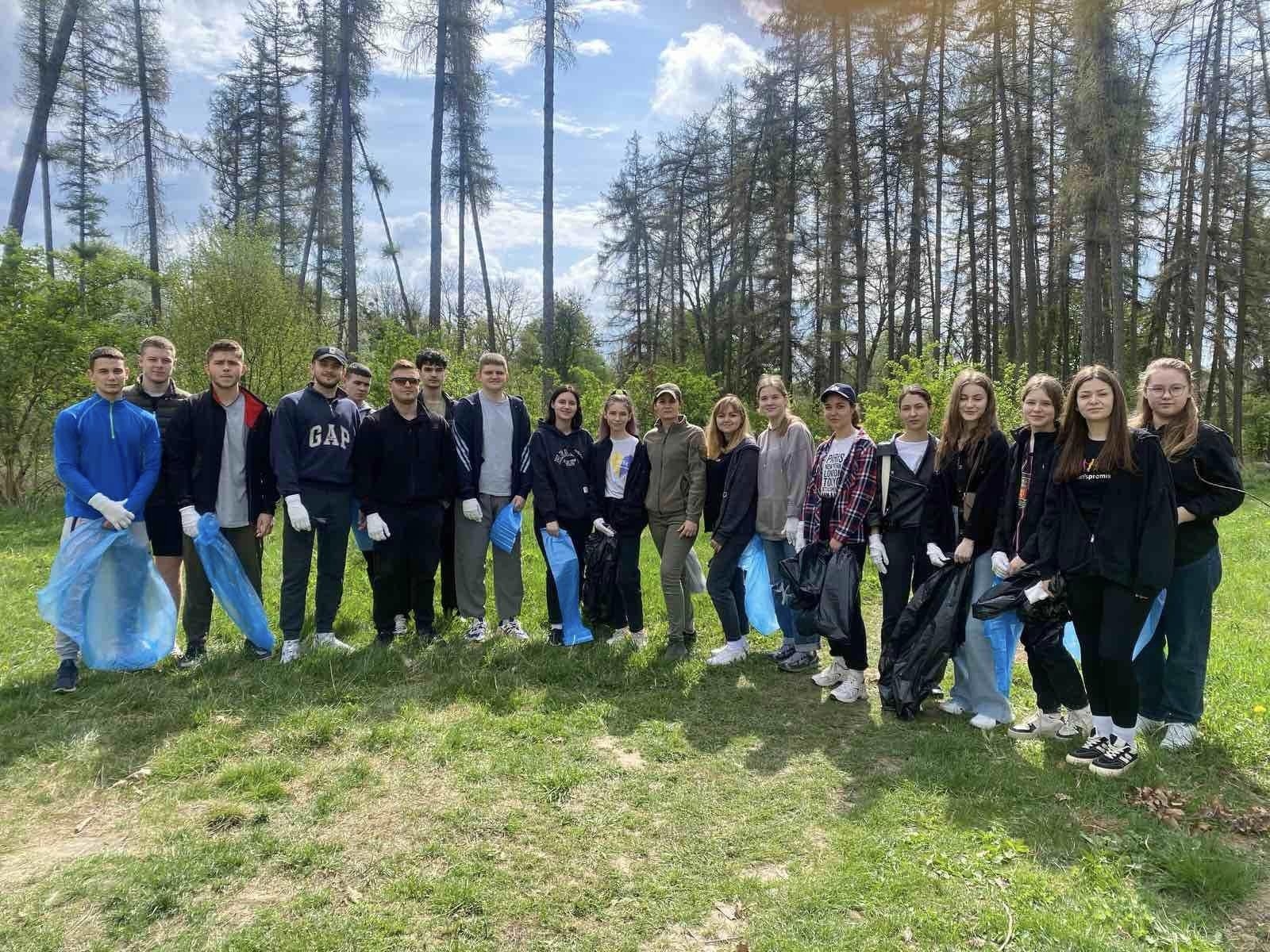 У Вінниці тривають толоки в межах щорічних тематичних екологічних акцій