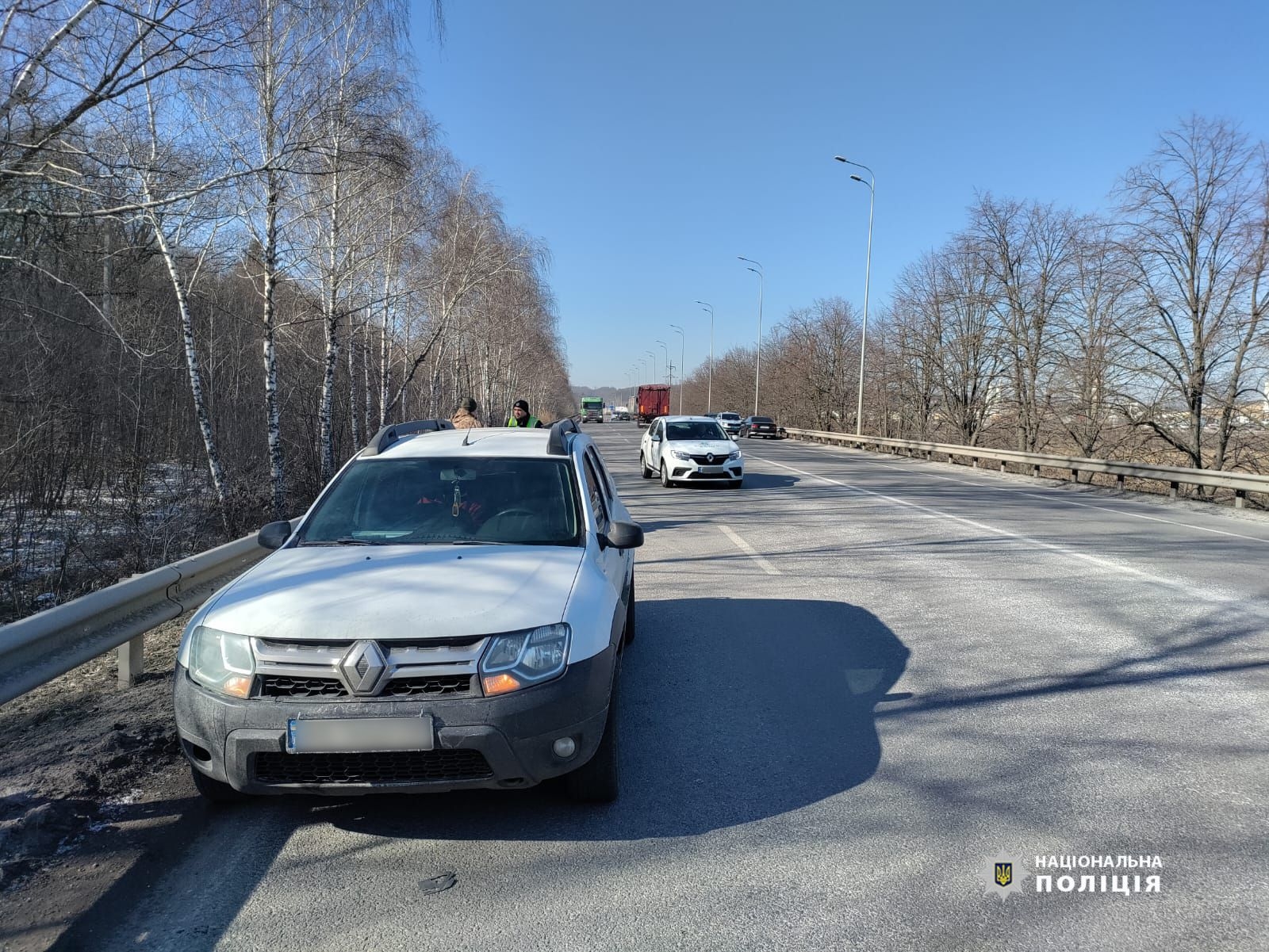 На об'їзній під Вінницею сталась потрійна аварія, один з водіїв - у лікарні