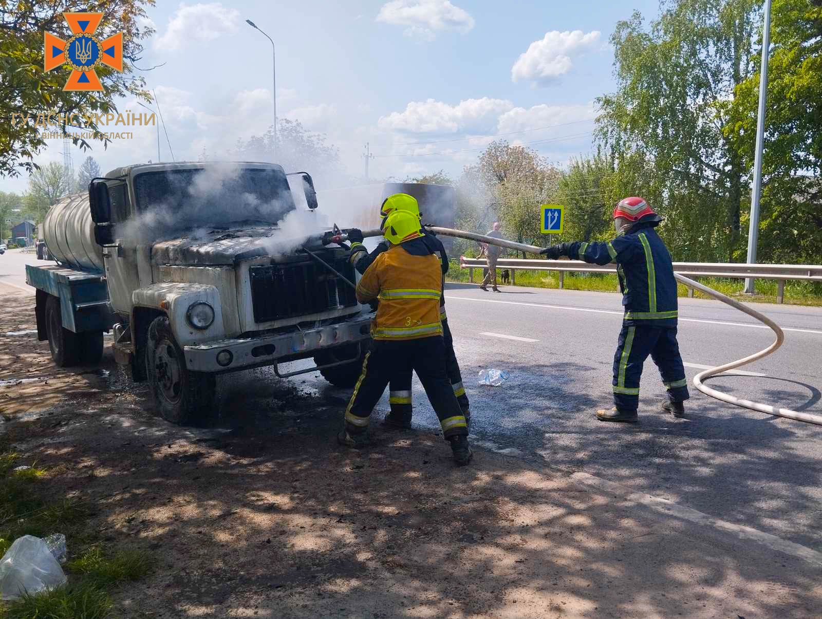 У селі Тульчинської громади загорілась вантажівка