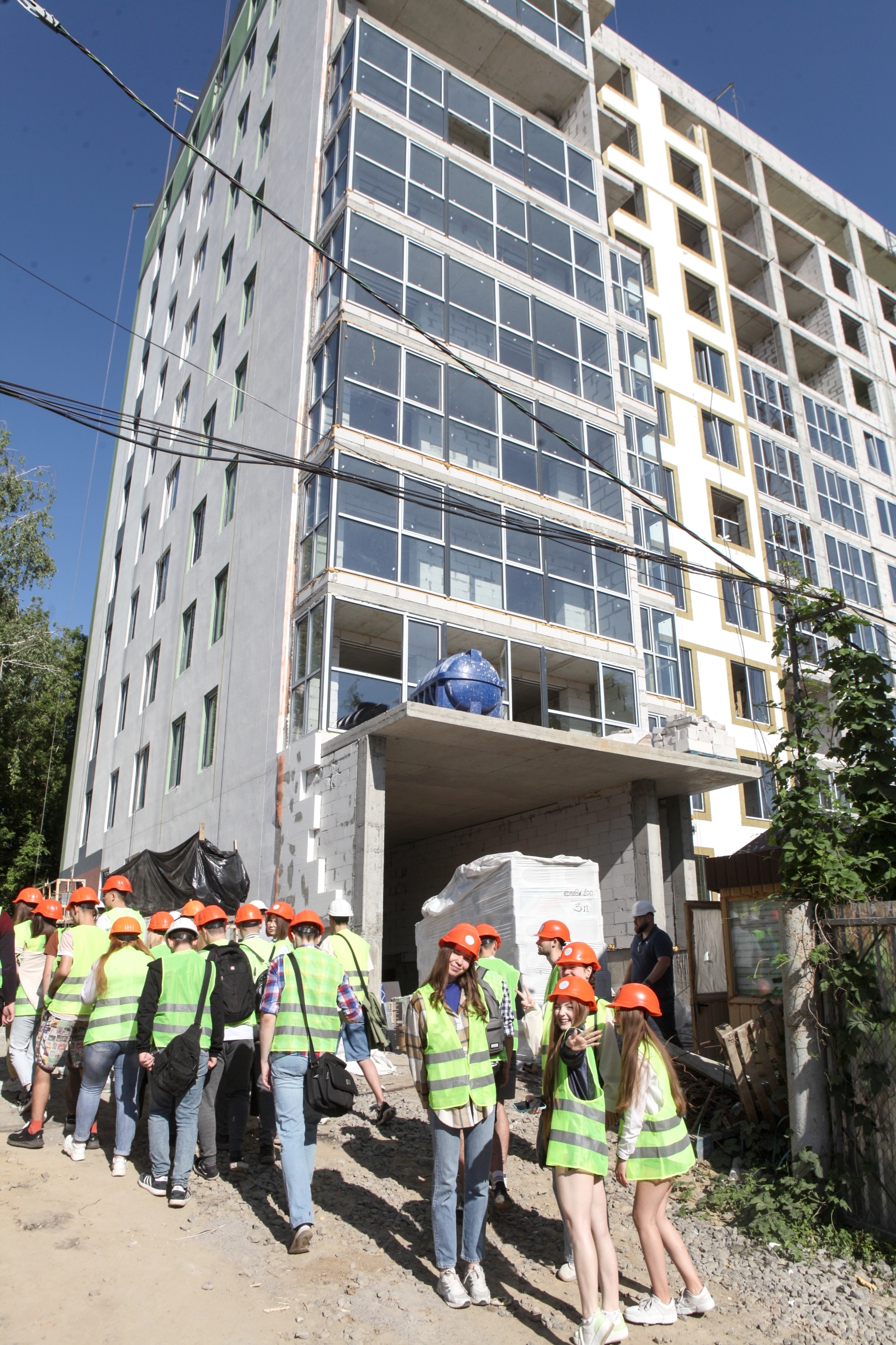 В муніципальному будинку на 600-річчя у Вінниці вже засклили більшість вікон