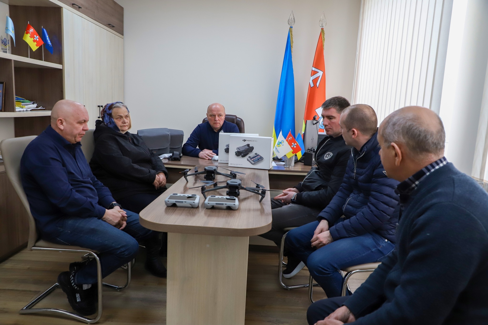 Два мавіка передали стрижавчани в підрозділ, де служить земляк