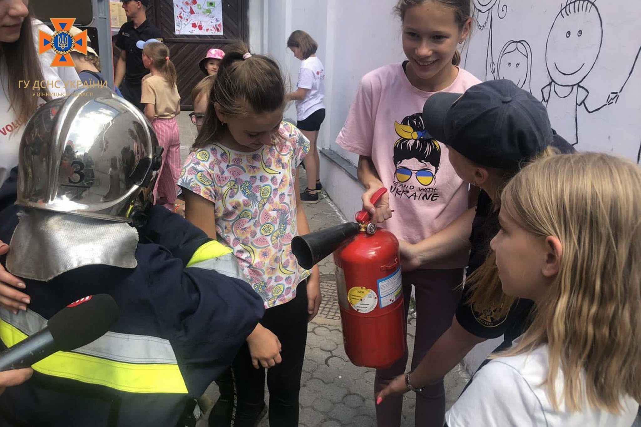 Рятувальники провели День безпеки для вихованців "Карітас-Спес Вінниця"