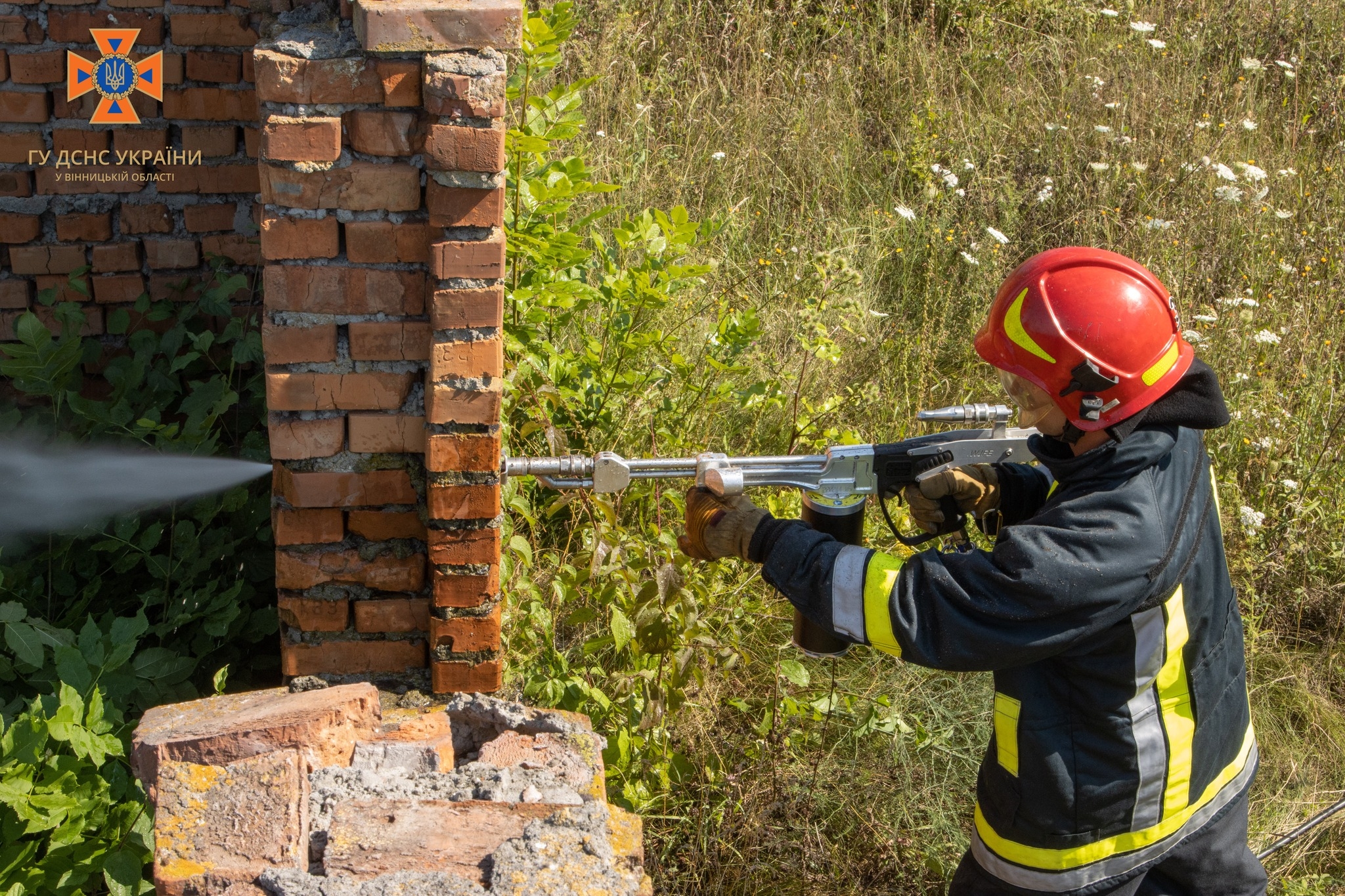 Вінницькі рятувальники опанували інноваційну систему пожежогасіння