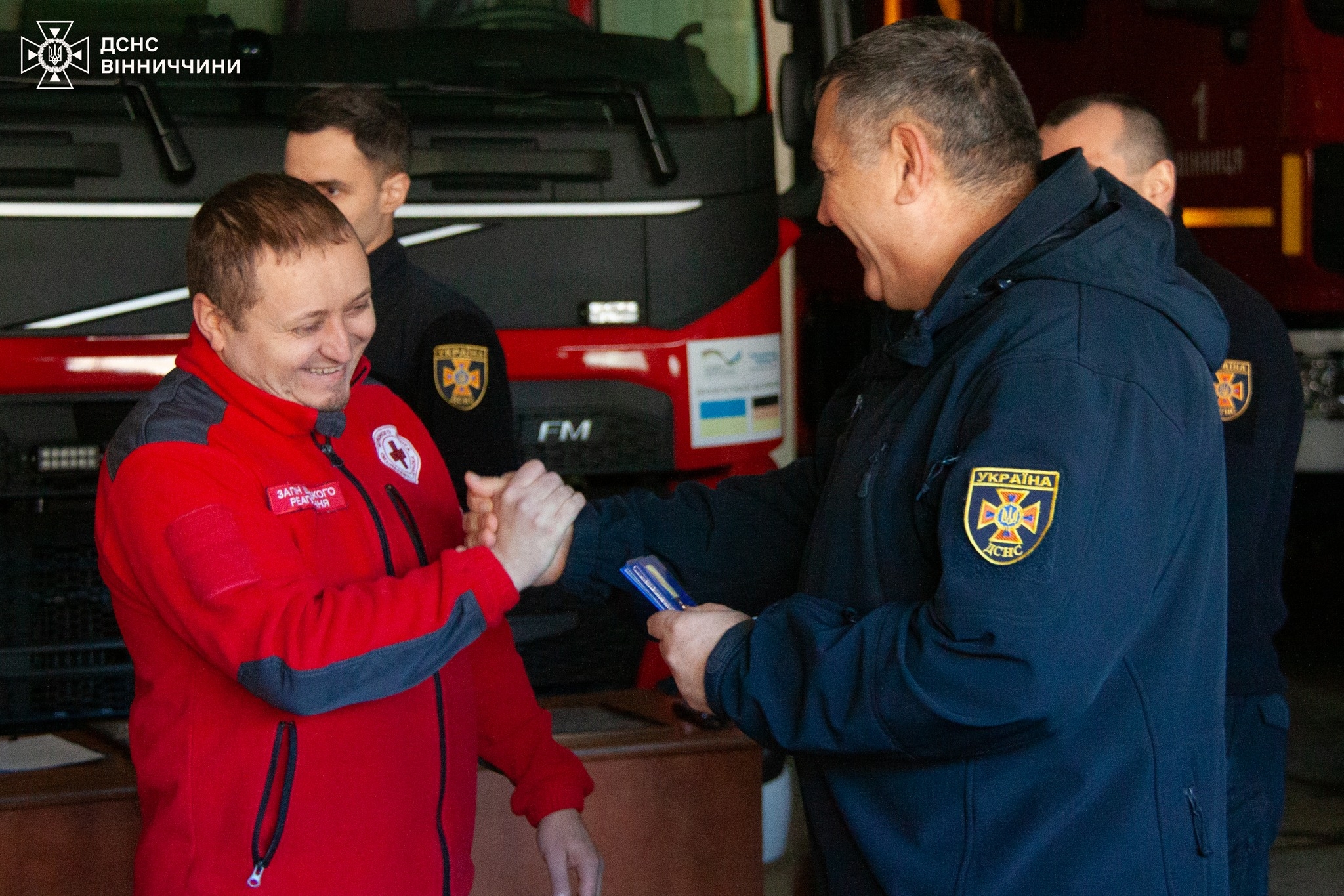 Вінницьким рятувальникам латвійські благодійники придбали легковий автомобіль