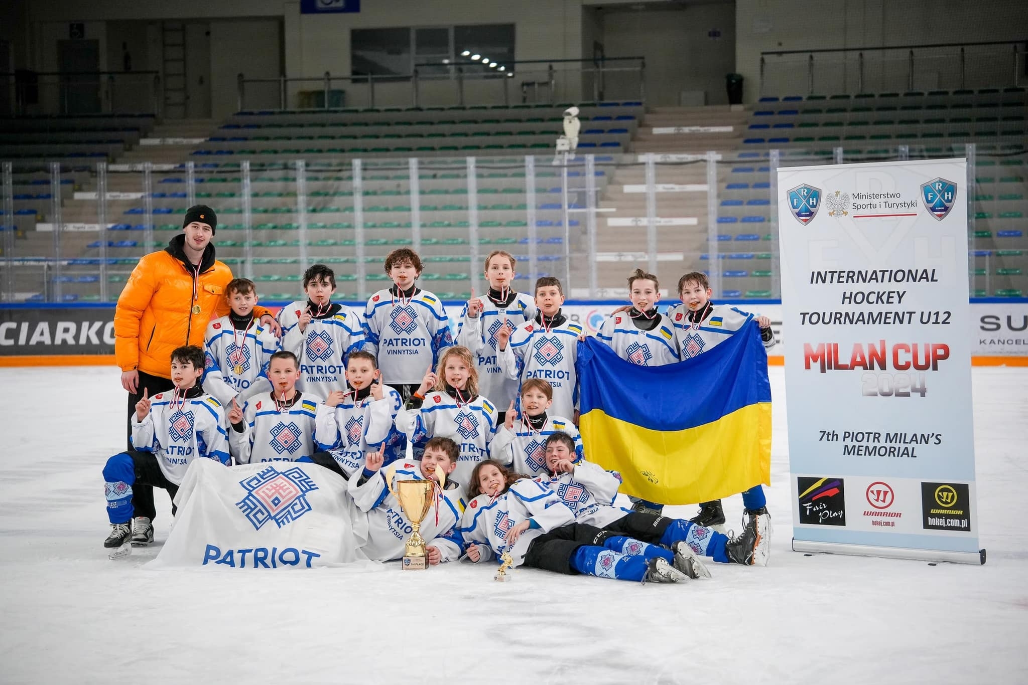 Юні вінницькі хокеїсти вибороли у Польщі престижний кубок "Milan Cup 2024"