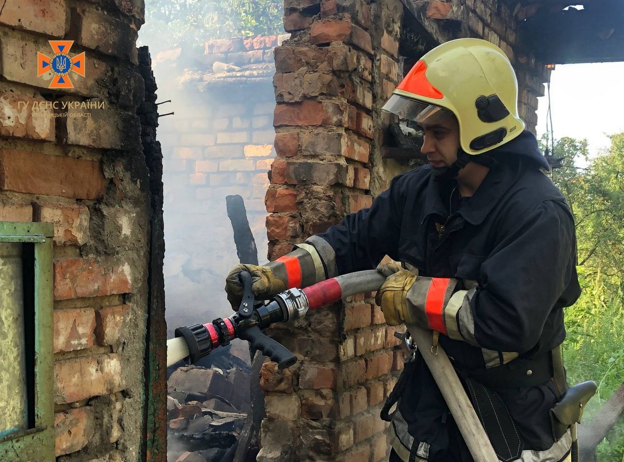 Дитячі пустощі: у Хмільницькому районі згорів сарай, а у Вінницькому — піднавіс з сіном