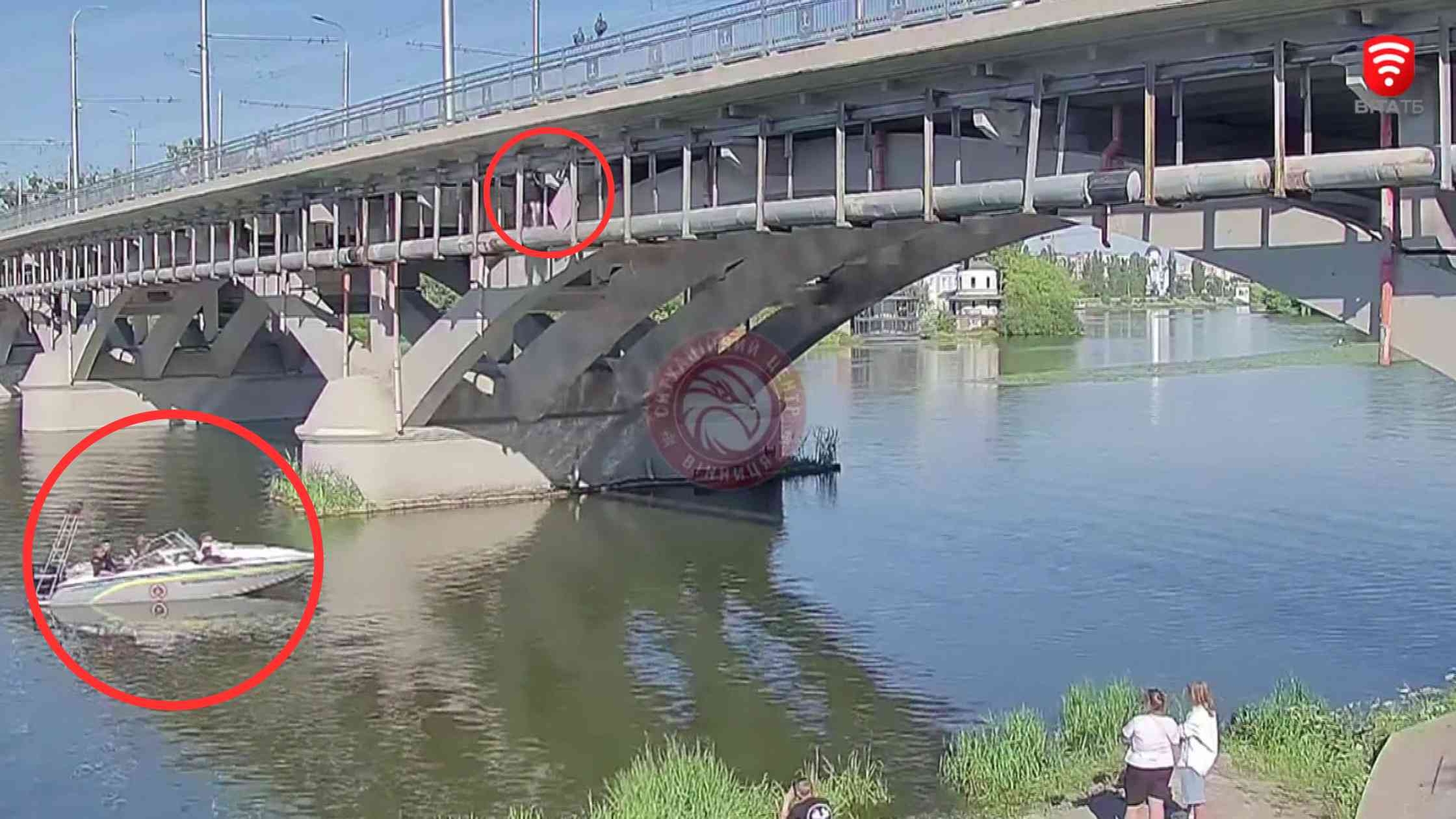 Небезпечні розваги у Вінниці діти стрибали із мосту у воду