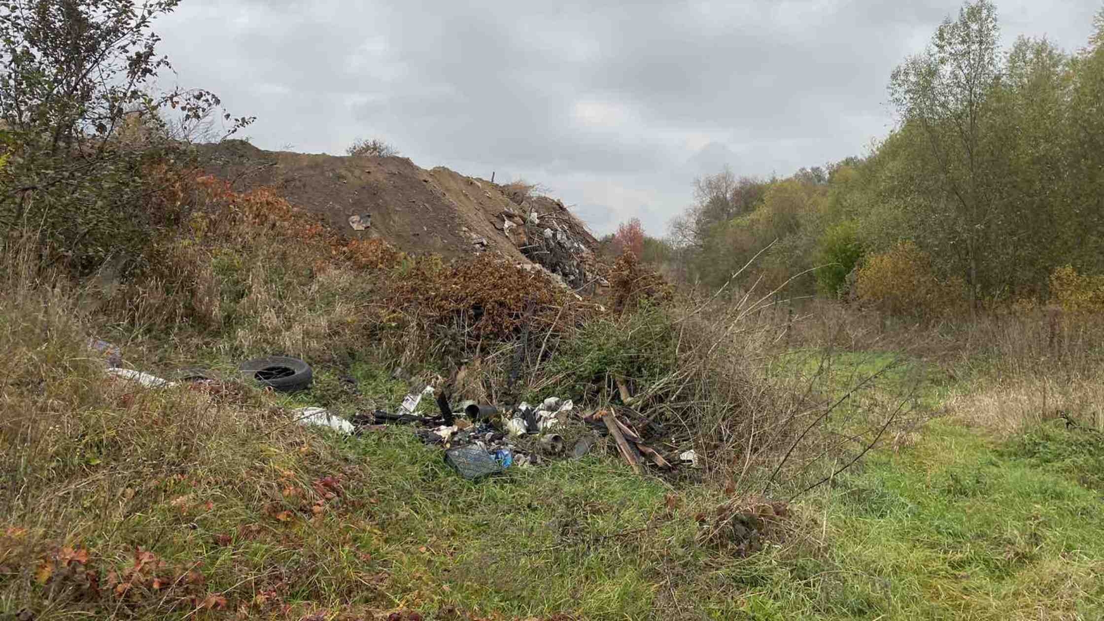 У Щітках виявили несанкціоноване сміттєзвалище