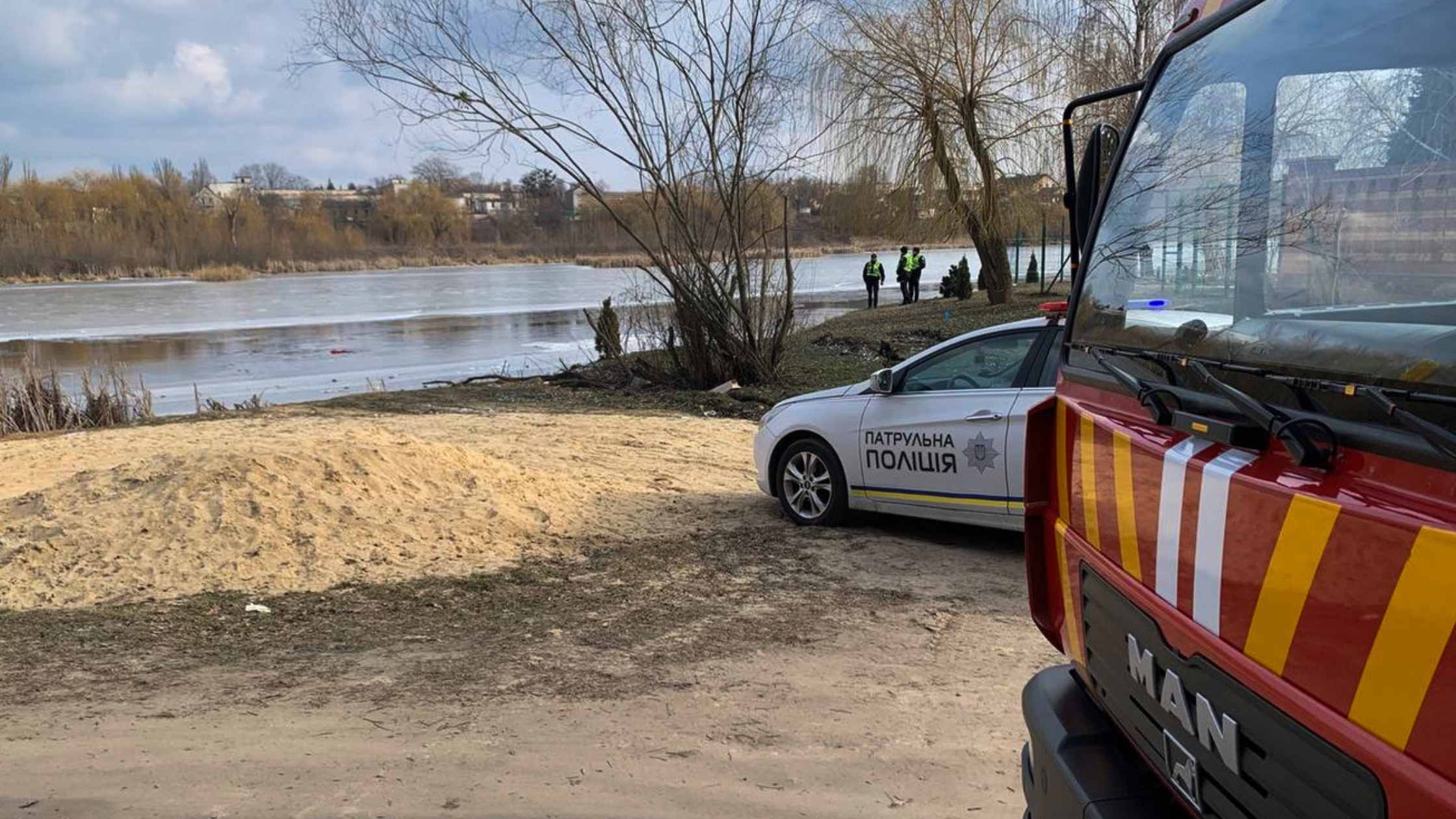 У Вінниці чоловік на ковзанах провалився крізь лід у крижану воду