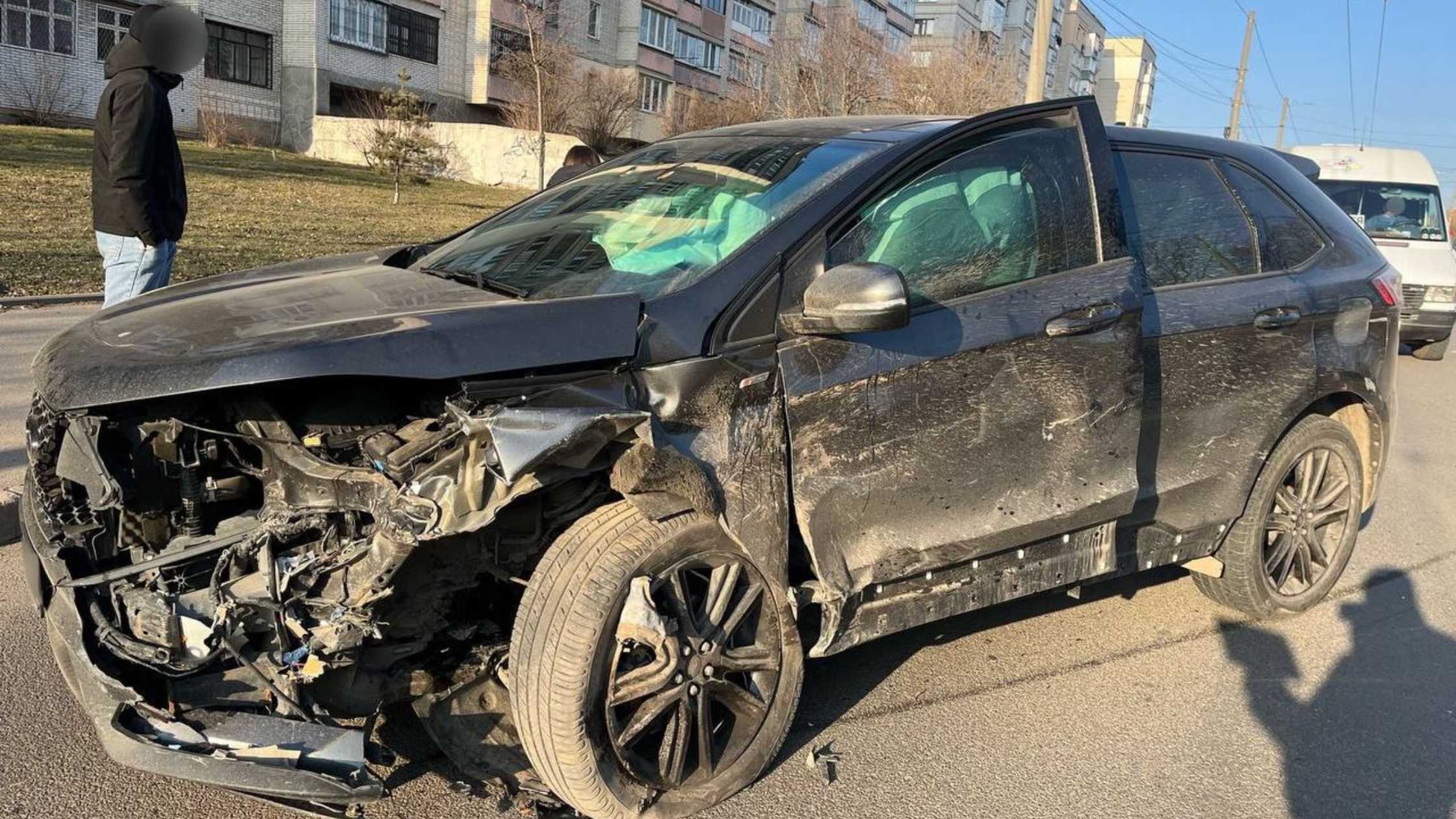 У Вінниці на вулиці Пирогова зіткнулись два автомобілі