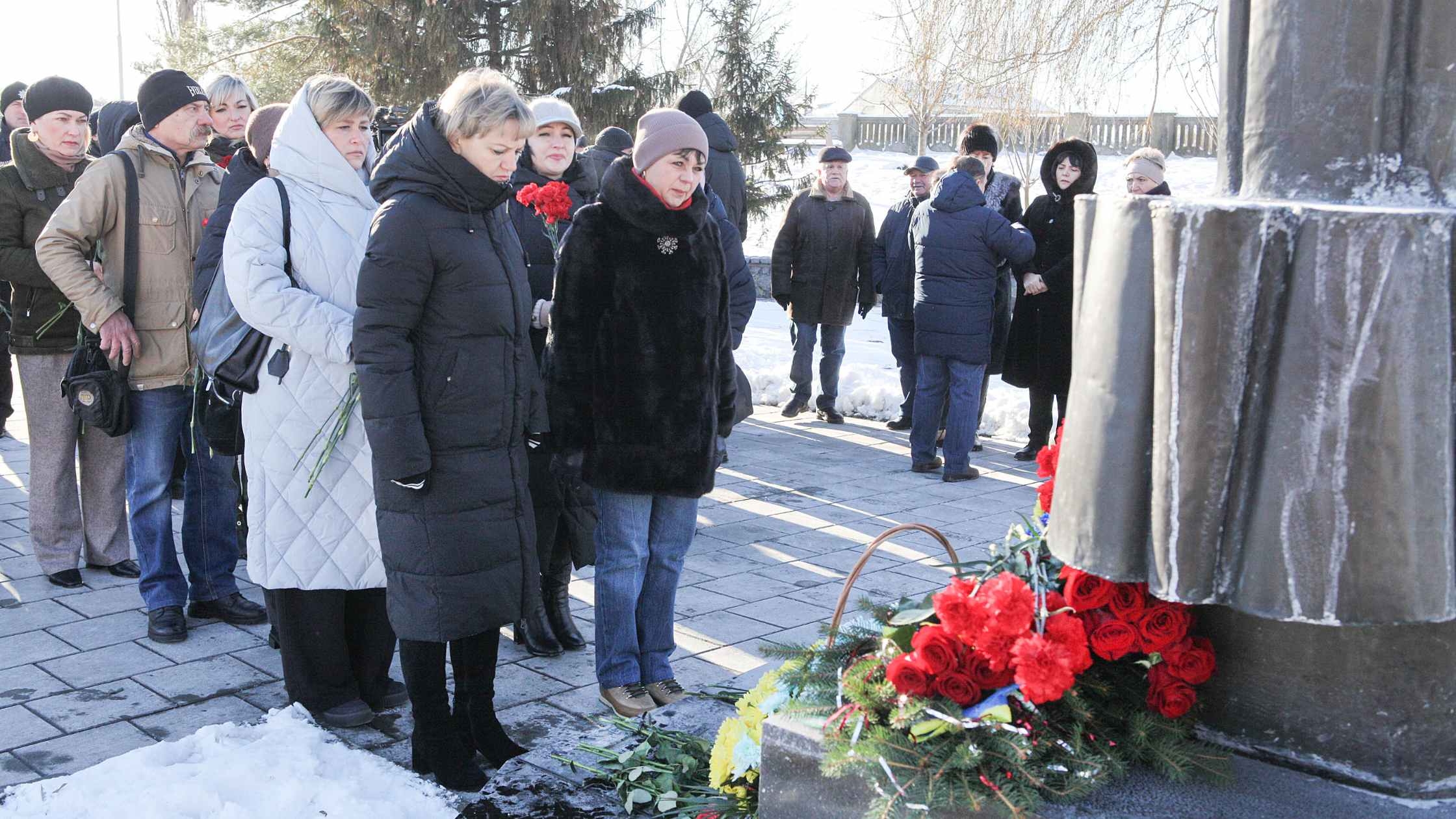 У Вінниці поклали квіти до пам'ятника жертвам чорнобильської трагедії 