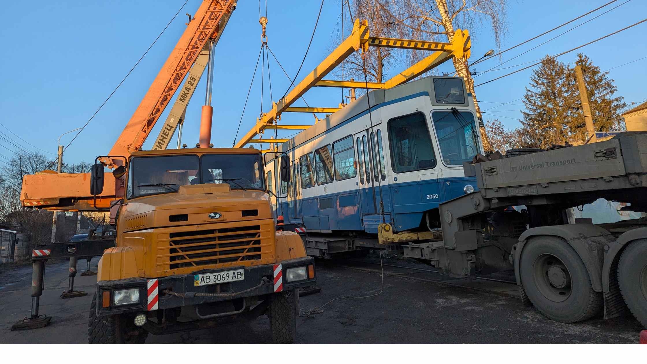 У Вінницю з Цюриху приїхали ще два вагони «Tram 2000»