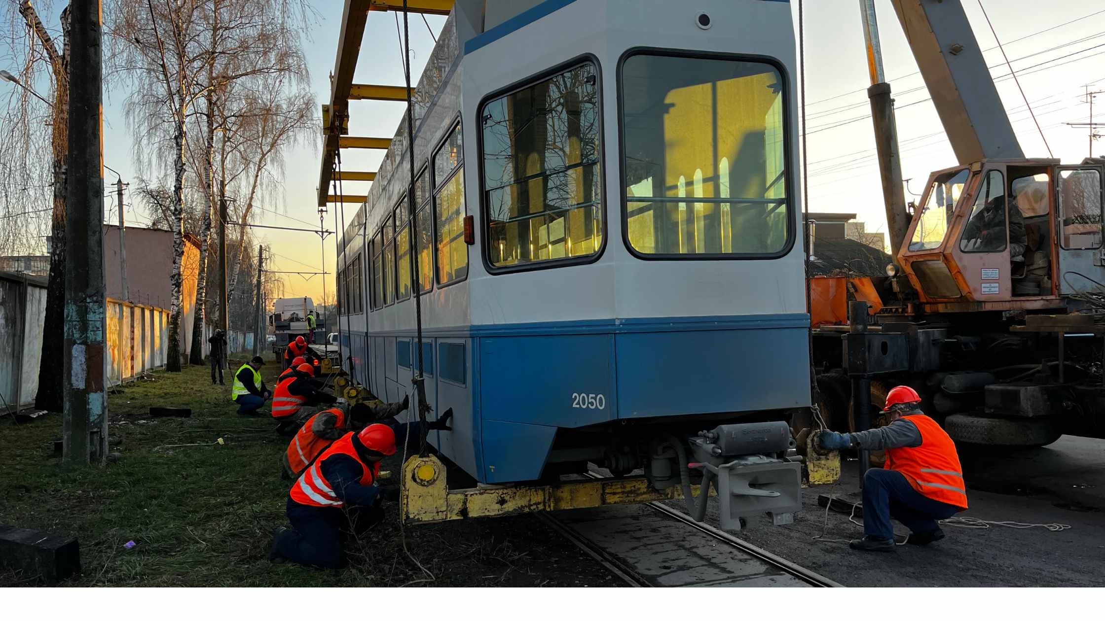 У Вінницю з Цюриху приїхали ще два вагони «Tram 2000»