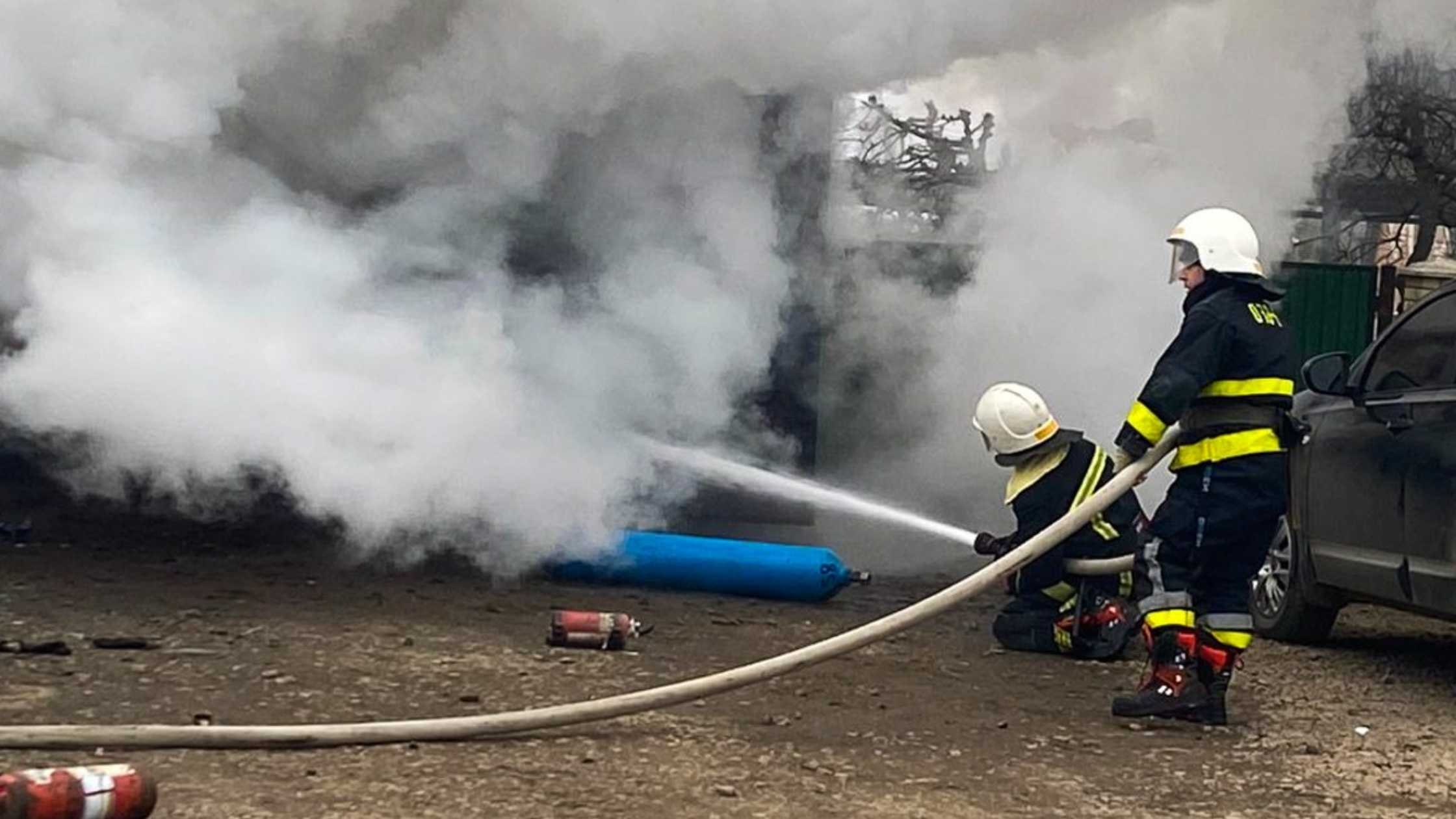 В Іллінцях внаслідок пожежі згорів позашляховик