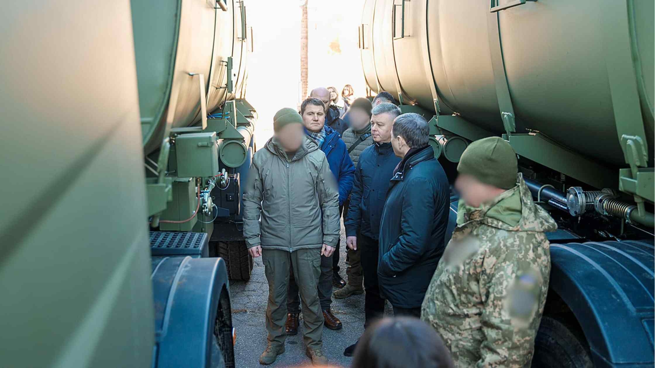 Вінничани передали три паливозаправники, які підсилять дислокований в області підрозділ