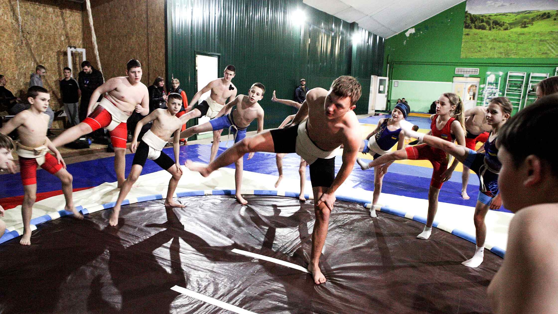 Японський журналіст познайомився з вінницькими сумоїстами спортшколи №5