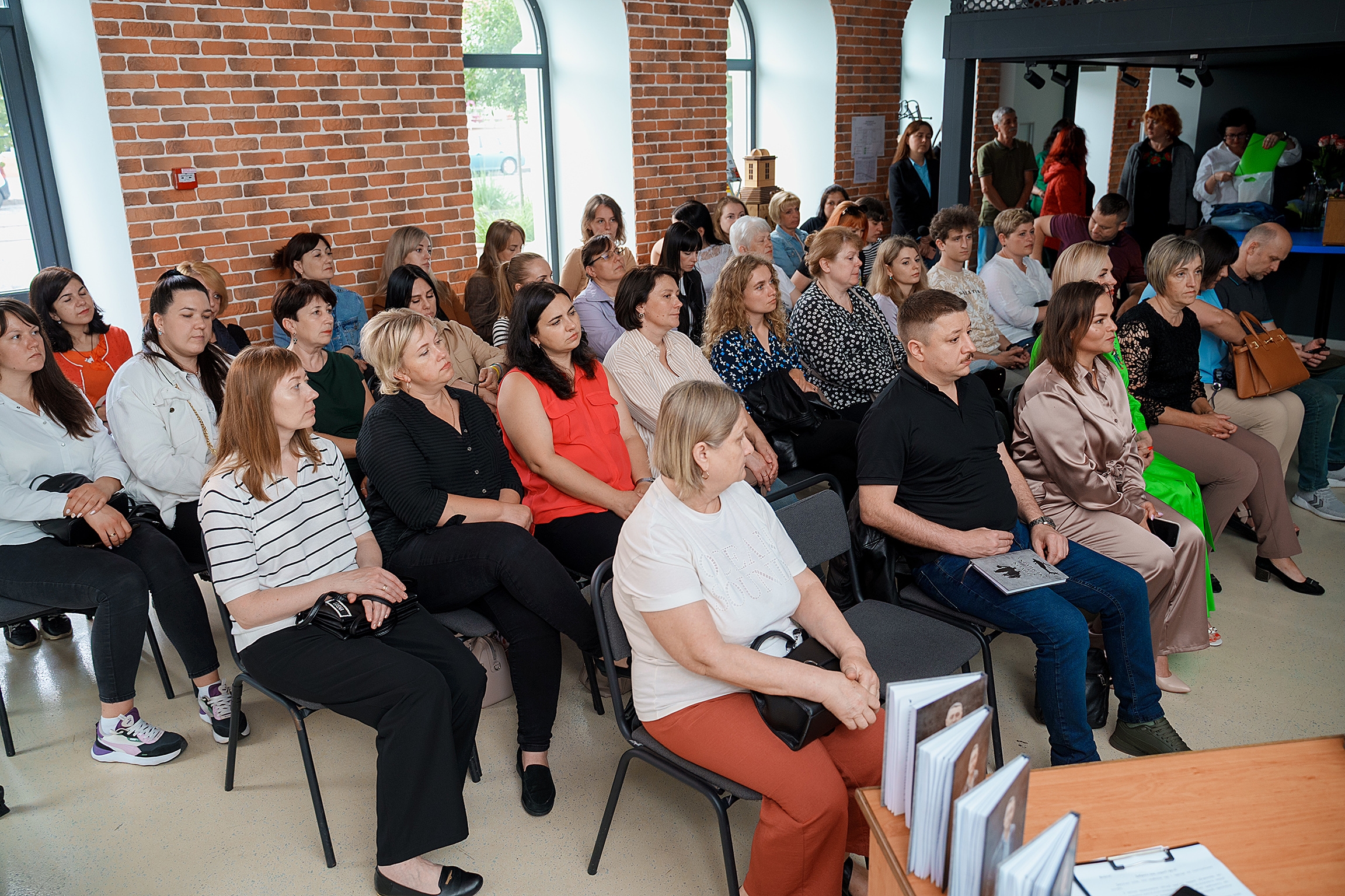 У Вінниці презентували книгу Світлани Пенькової «Українські колібрі»